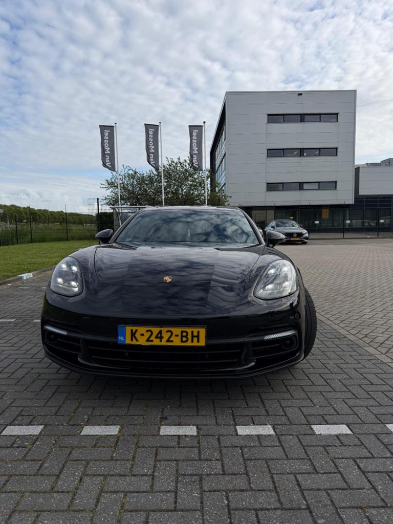 Porsche Panamera Sport Turismo 2.9 V6 E-hybrid 462pk PDK, Automaat, 2165 kg, Zwart, Vierwielaandrijving
