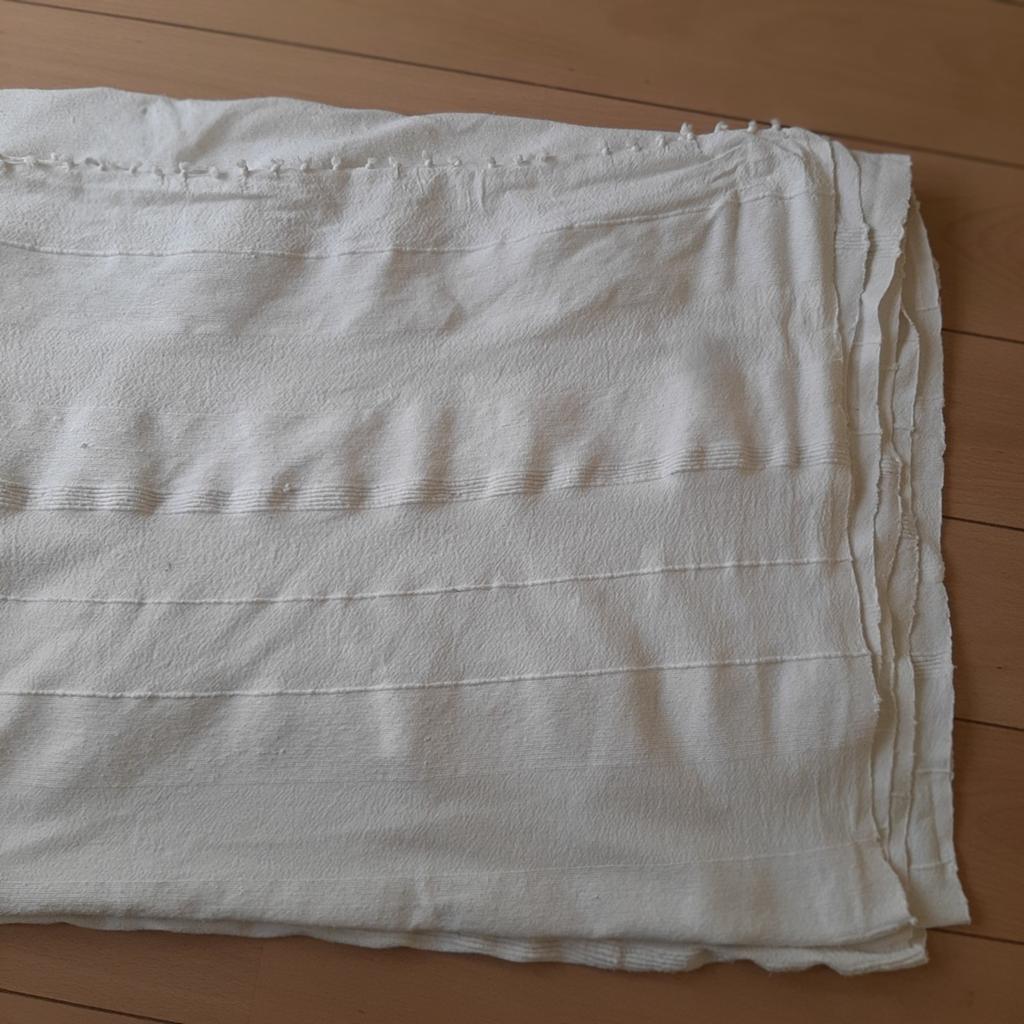 Crèmekleurig sprei/kleed, Ophalen of Verzenden, Zo goed als nieuw, Rechthoekig, 200 cm of meer