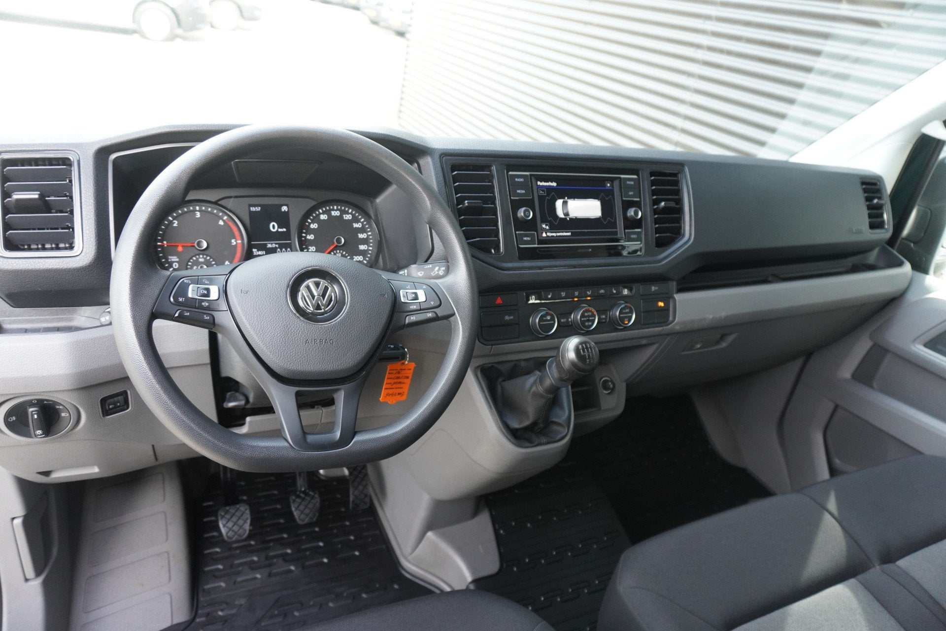 Volkswagen Crafter 140pk L3H3/L2H2 Dubbele cabine 6 persoons, Voorwielaandrijving, Gebruikt, 4 cilinders, Volkswagen