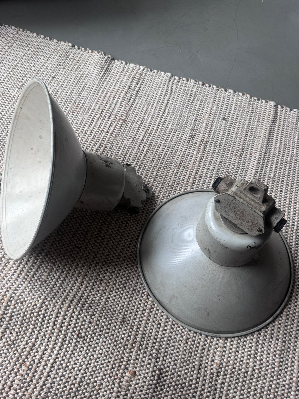 een set van 2 originele POLAM Wilkasy industriële hanglampen, Ophalen, Zo goed als nieuw