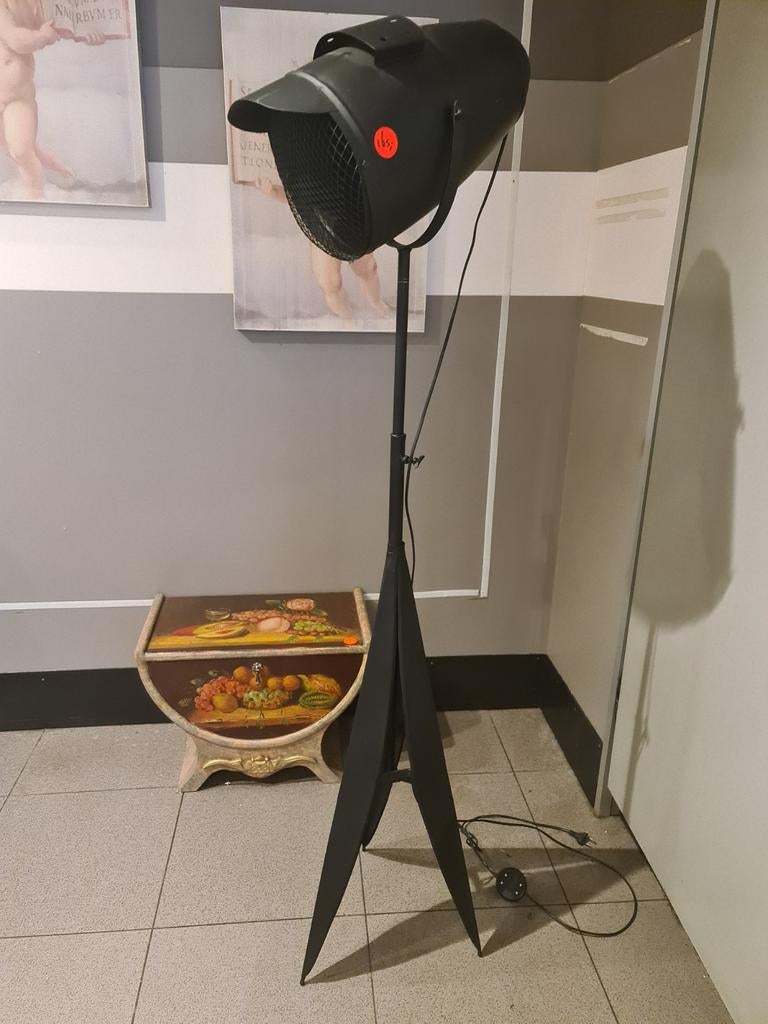Nieuwe industriële staande lamp in hoogte verstelbaar €120, Huis en Inrichting, Lampen | Vloerlampen, Nieuw, 150 tot 200 cm, Glas