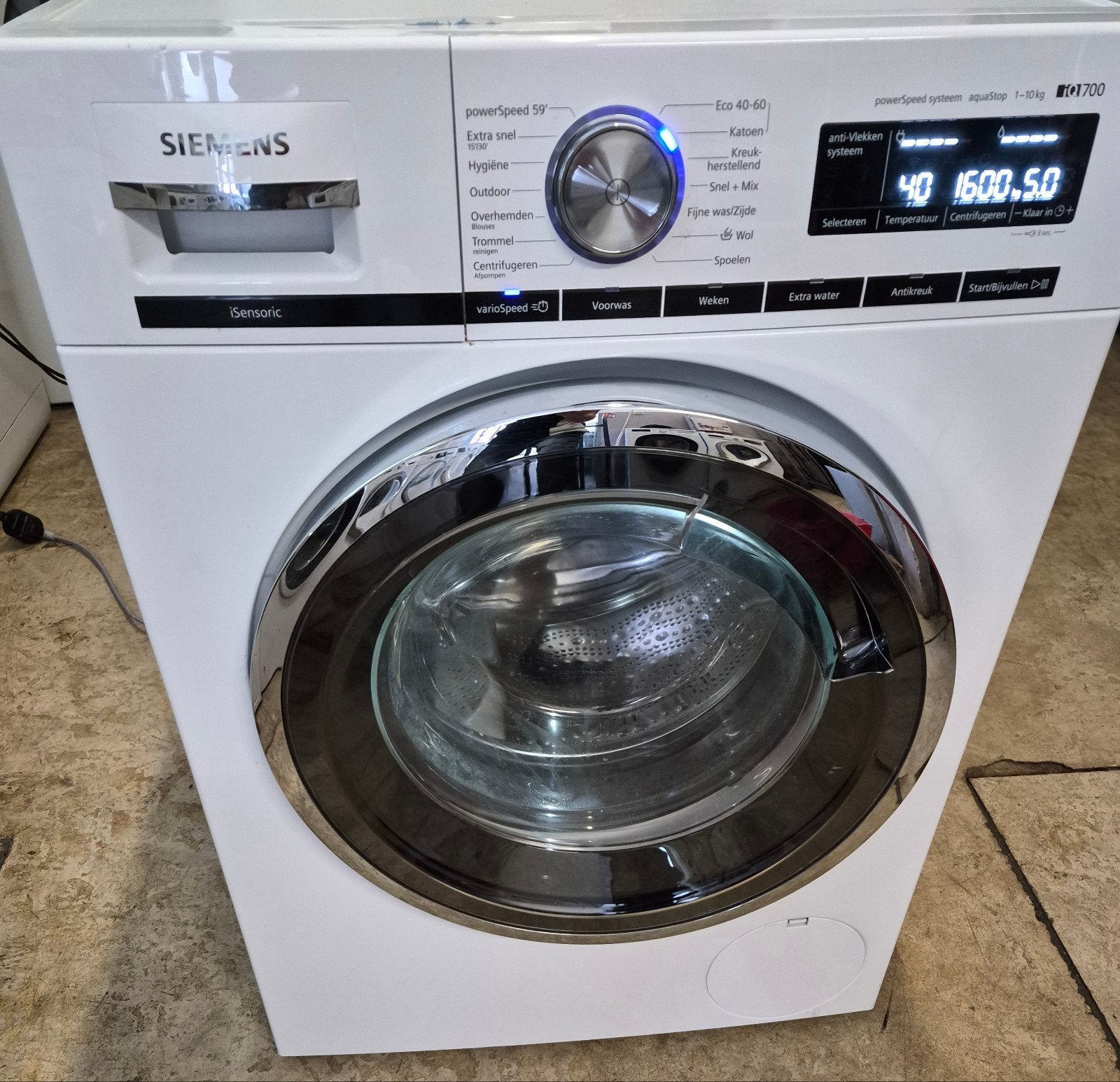 Siemens iq 700 2 jaar oud , 10 kg, Ophalen, Minder dan 85 cm, 8 tot 10 kg, Voorlader