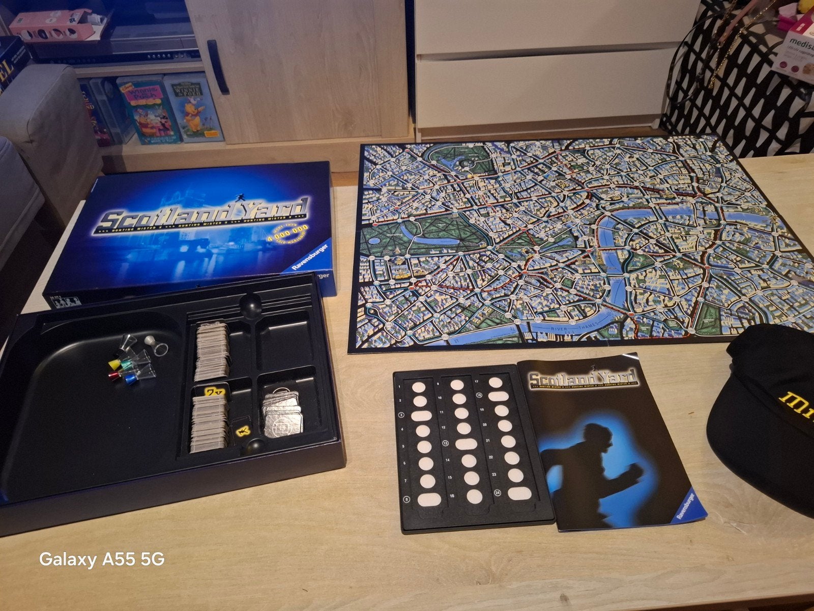 Scotland Yard Bordspel - Ravensburger, Info@ravensburger.com, Postfach 24 60, D-88194 Ravensburg, Ophalen of Verzenden, Zo goed als nieuw