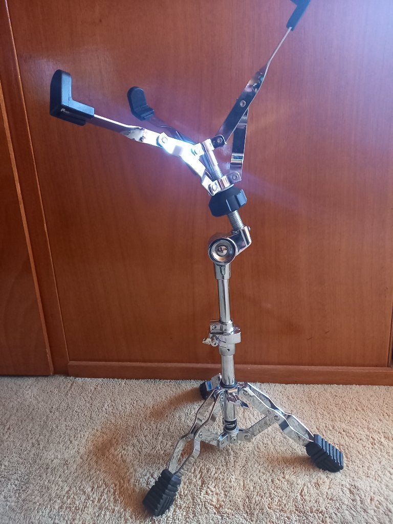 snaartrom standaard, dubbelbenig, semi-professioneel model, Nieuw, Ophalen of Verzenden, Famus, Famus