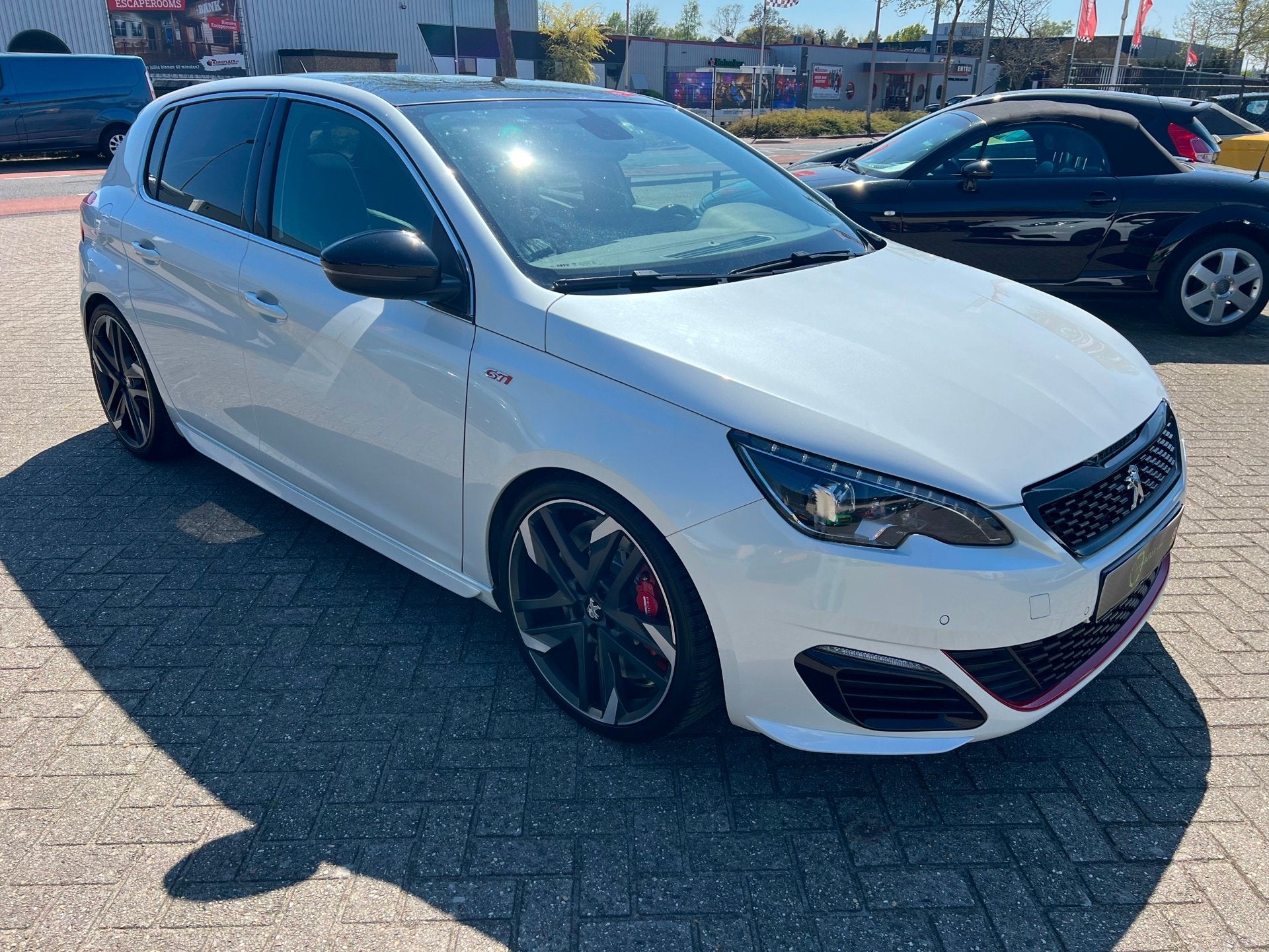 Peugeot 308 1.6 e-THP GTi 270, Auto's, Voorwielaandrijving, Automatische klimaatregeling, Gebruikt, Zwart