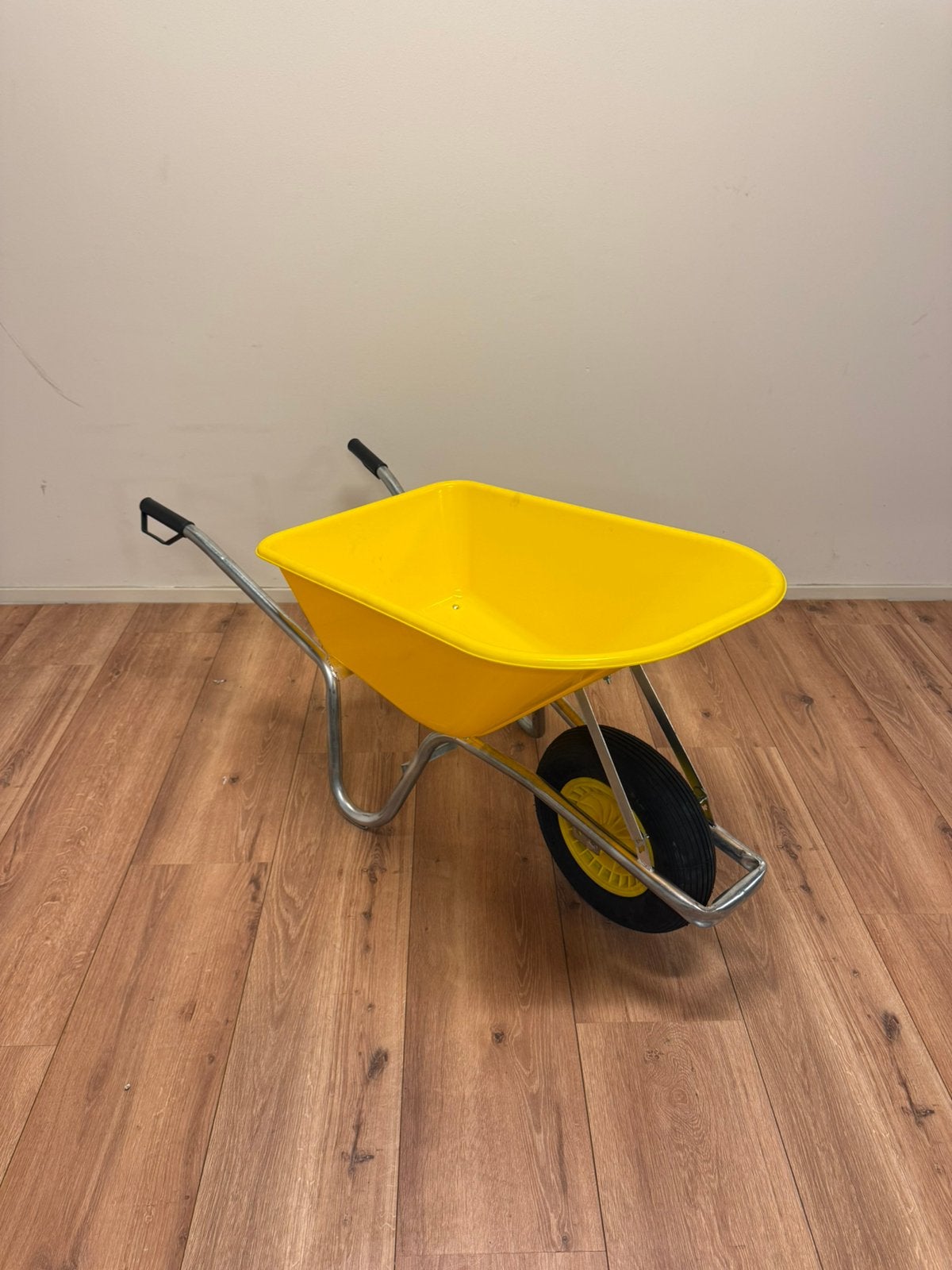 Nieuwe Kruiwagen 100 Liter - Stevig en direct inzetbaar, Tuin en Terras, Kruiwagens, Ophalen, Zo goed als nieuw