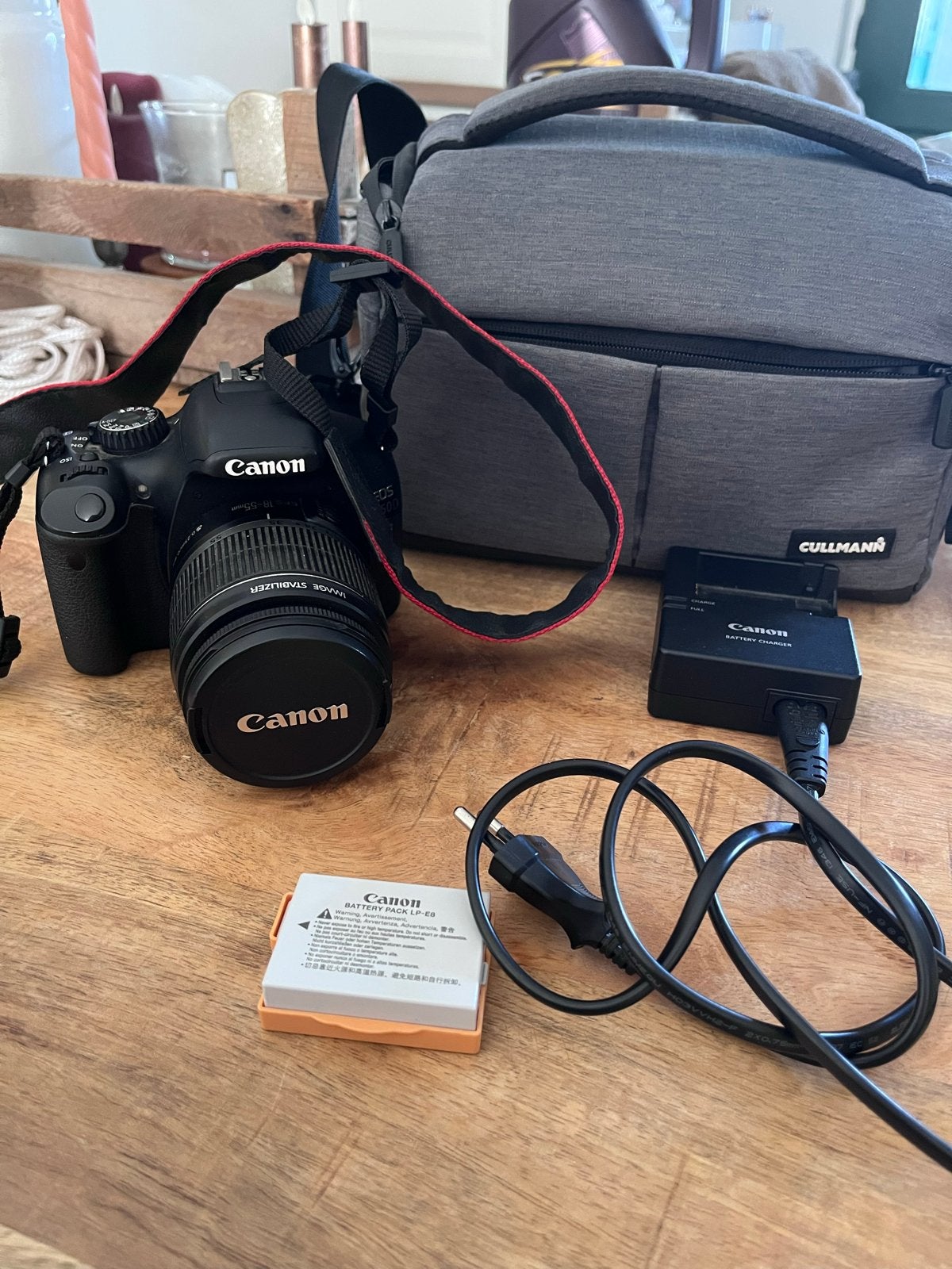 Canon EOS 550D Spiegelreflexcamera met extra accu en tas, Audio, Tv en Foto, Fotocamera's Digitaal, Ophalen, Gebruikt, Spiegelreflex