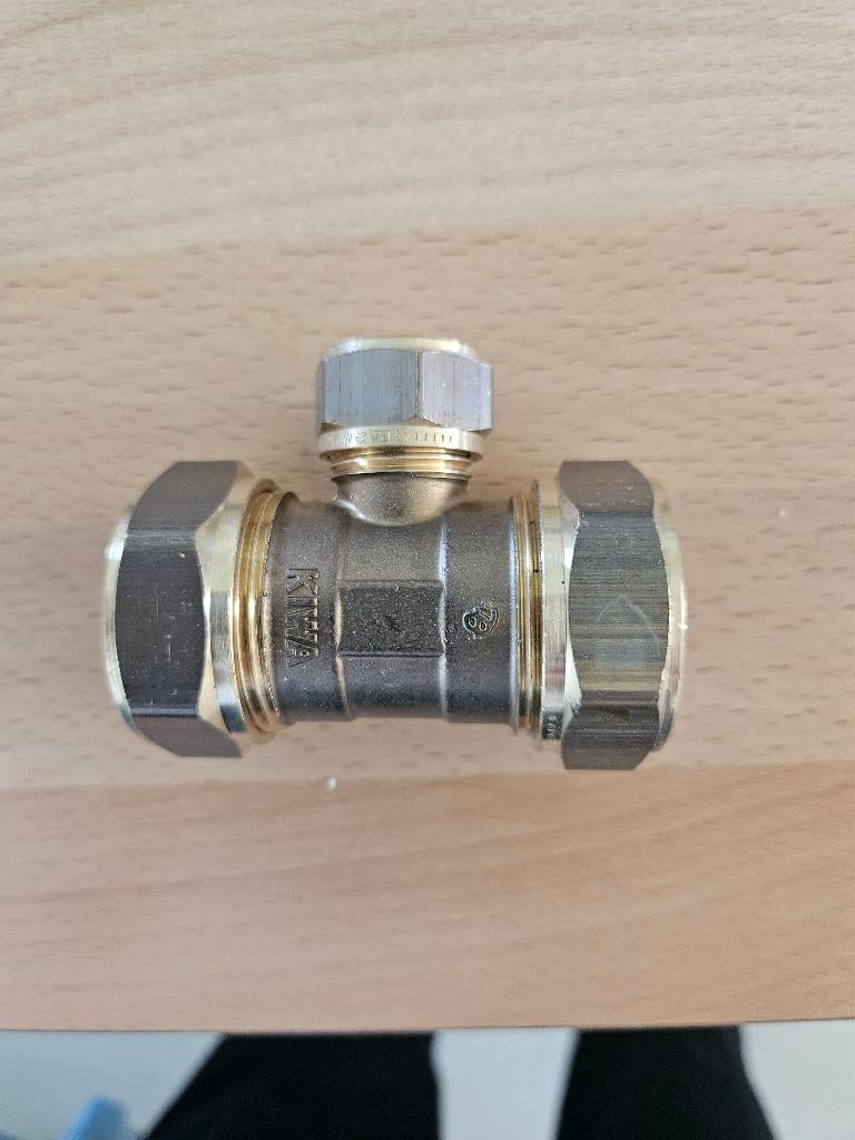 knelkoppeling, t-koppeling,  28 x 15 x 28mm, Ophalen, Nieuw, Overige typen