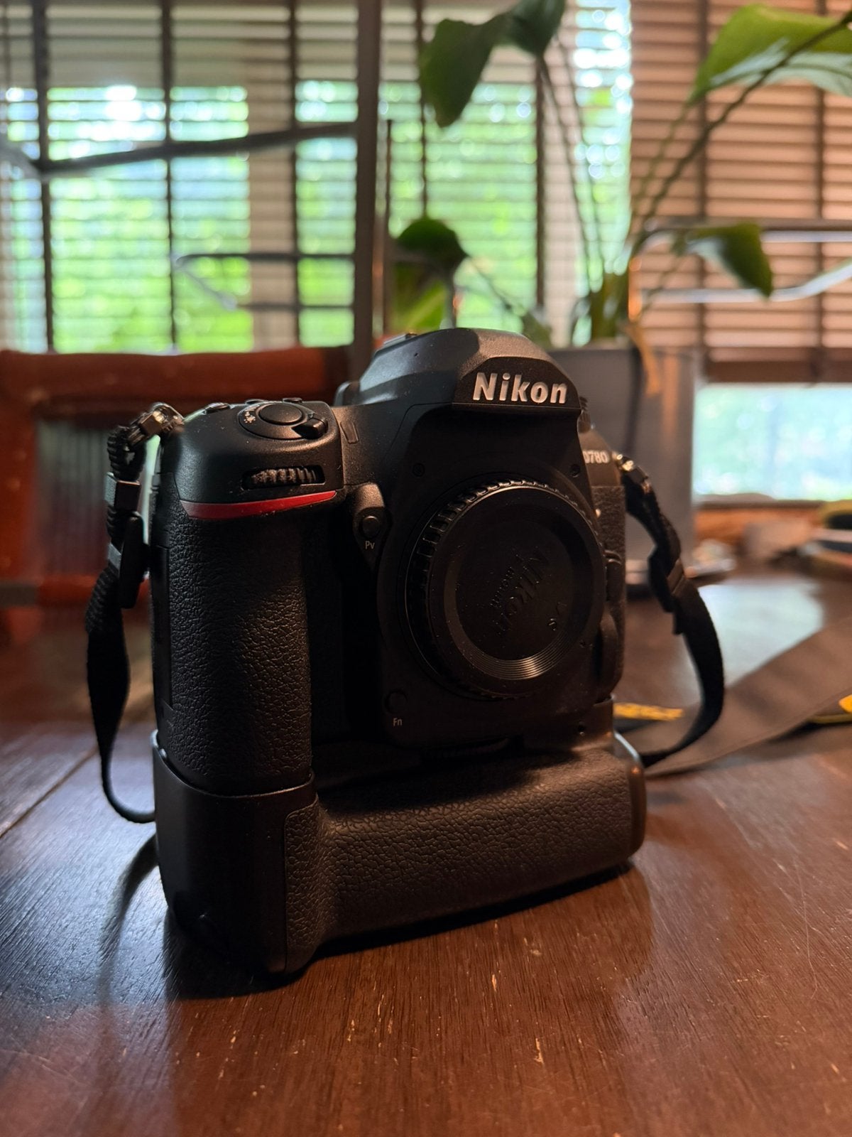 Nikon D780 Full-Frame Body + Battery Grip 4835 clicks!, Ophalen of Verzenden, Zo goed als nieuw, Nikon, Geen optische zoom