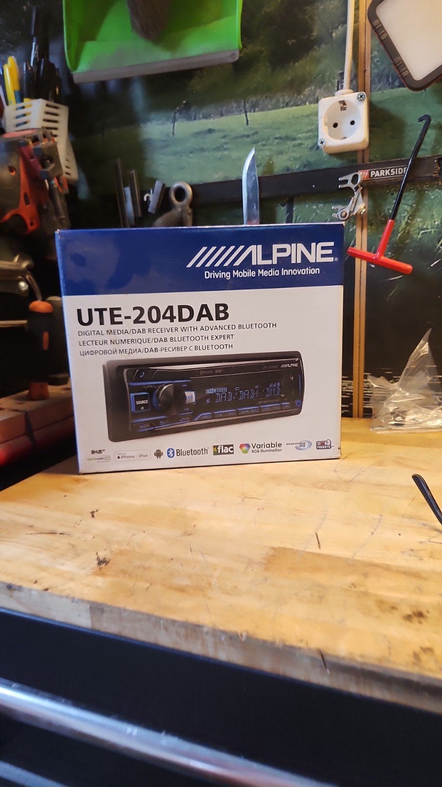 Alpine UTE-204DAB auto radio dab+ en bluetooth, Auto diversen, Autoradio's, Ophalen, Zo goed als nieuw