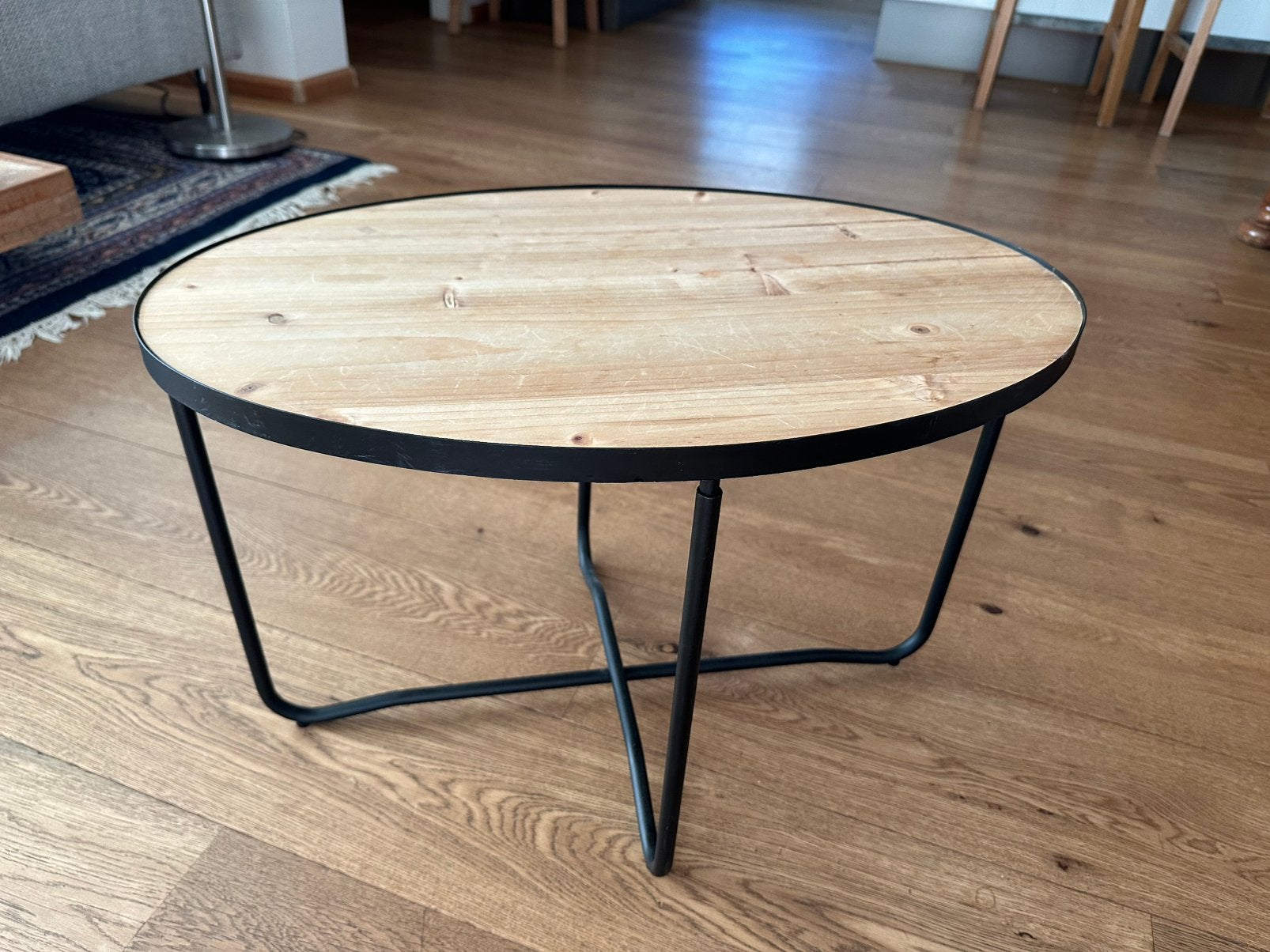 salontafel, zwart met houten blad, Minder dan 50 cm, 50 tot 100 cm, Zo goed als nieuw, Ophalen