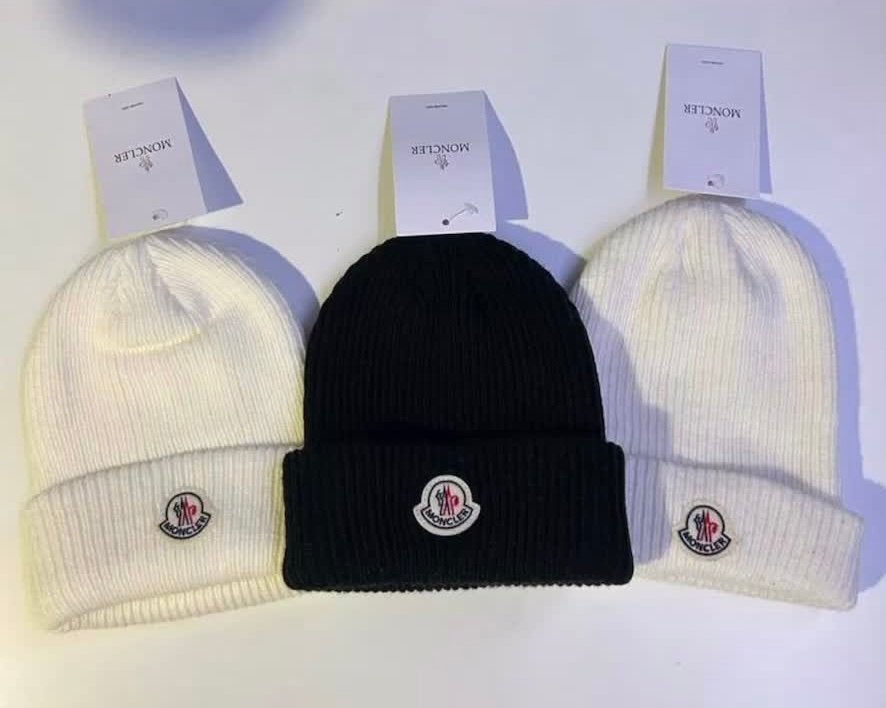 Moncler Muts - Nieuw met labels, Ophalen of Verzenden, Nieuw, Maat 46/48 (XL) of groter, Muts