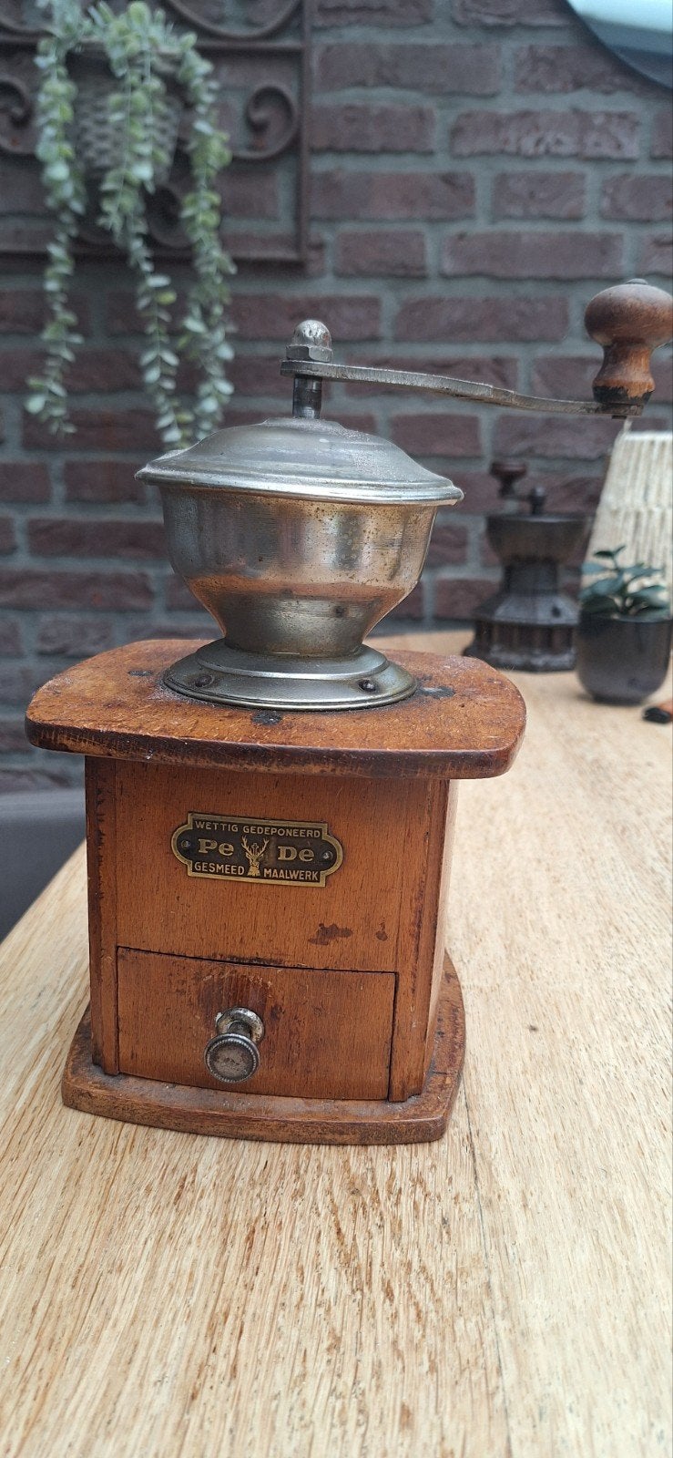 Antieke Pe De Koffiemolen - Hout en Metaal, Antiek en Kunst, Ophalen of Verzenden