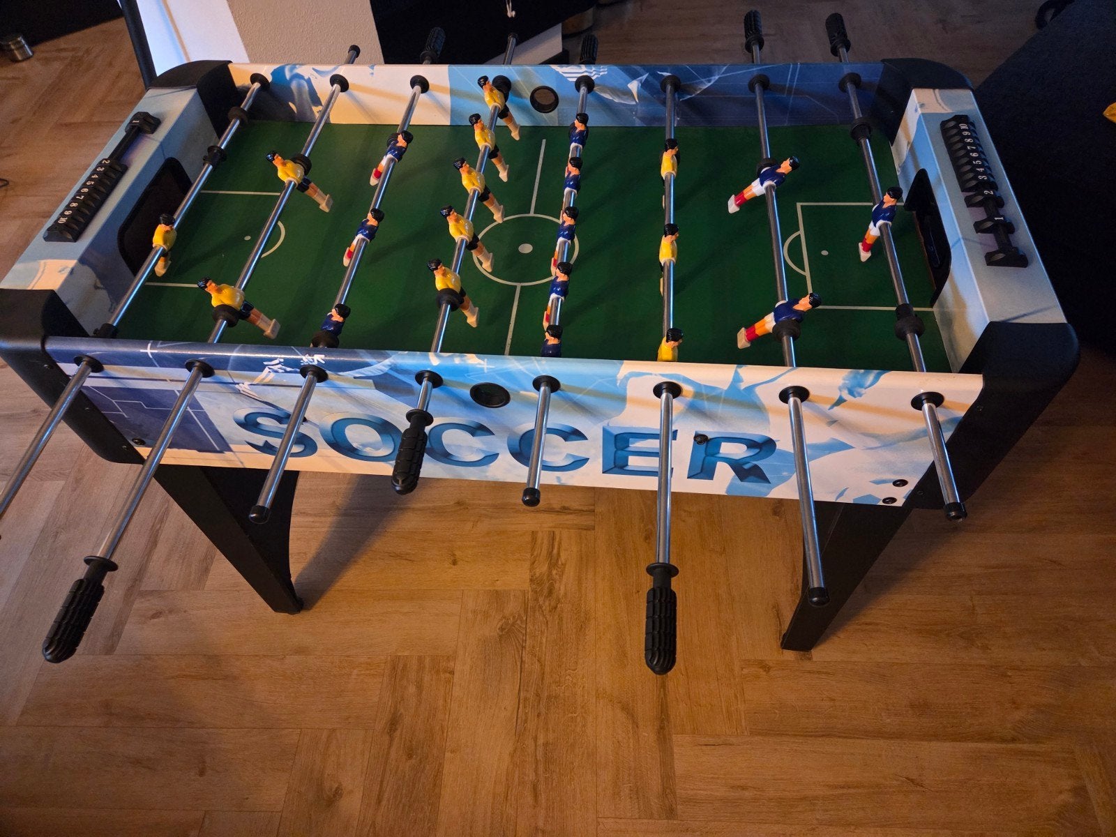 Kinder voetbaltafel met 9 balletjes, Ophalen, Gebruikt