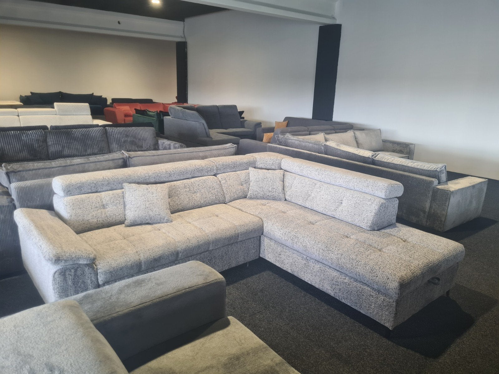Nieuwe hoekbank met bed en opberg diverse kleuren en stoffen, Ophalen of Verzenden, Nieuw, 150 cm of meer, Vierpersoons of meer
