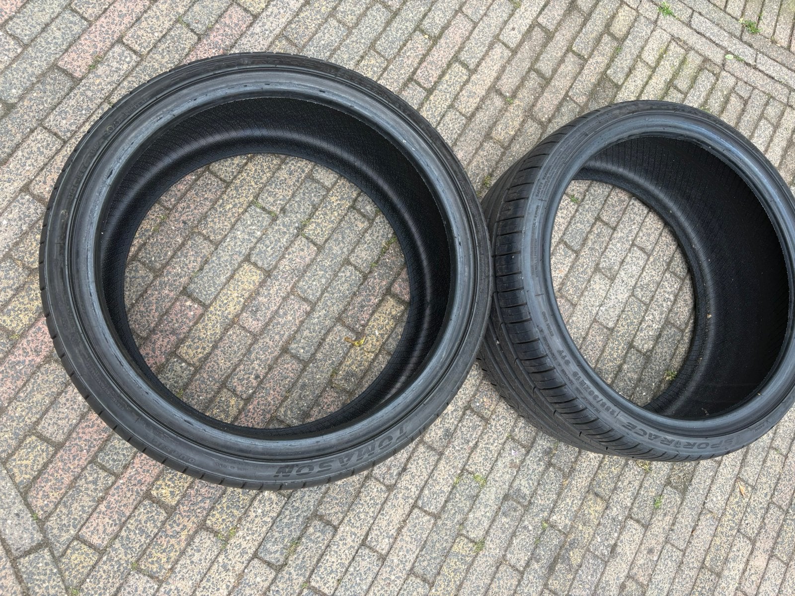 255 30x19 banden & turbo velgen beetle, Auto-onderdelen, Gebruikt, 255 mm, Band(en), Personenwagen