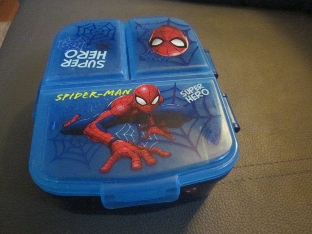 lunchbox/ broodtrommel/1 groot/3 kleinere vakken/spiderman, Ophalen of Verzenden
