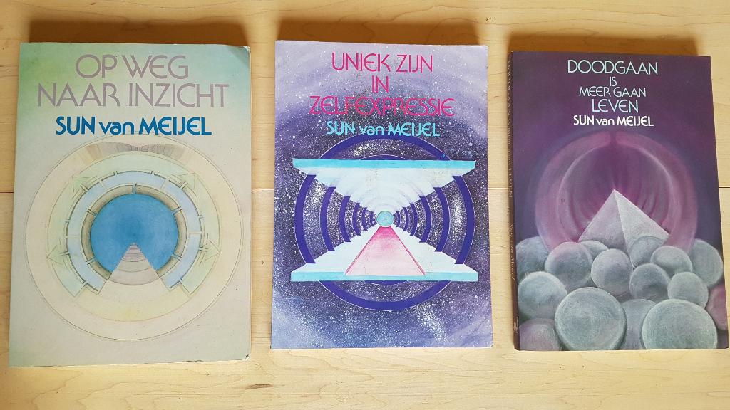 Sun van Meijel,  Channeling  3x, Spiritualiteit algemeen, Overige typen, Ophalen of Verzenden, Zo goed als nieuw