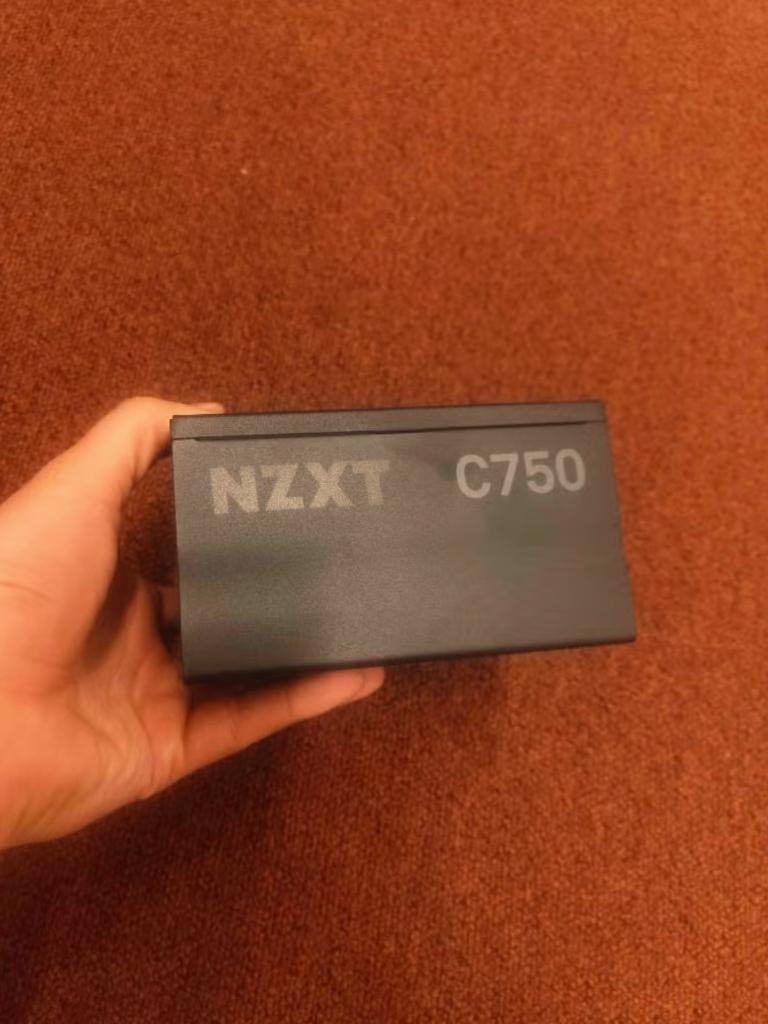 ZGAN: NZXT C750 750W Gold ATX PSU/Voeding, Ophalen of Verzenden, Zo goed als nieuw