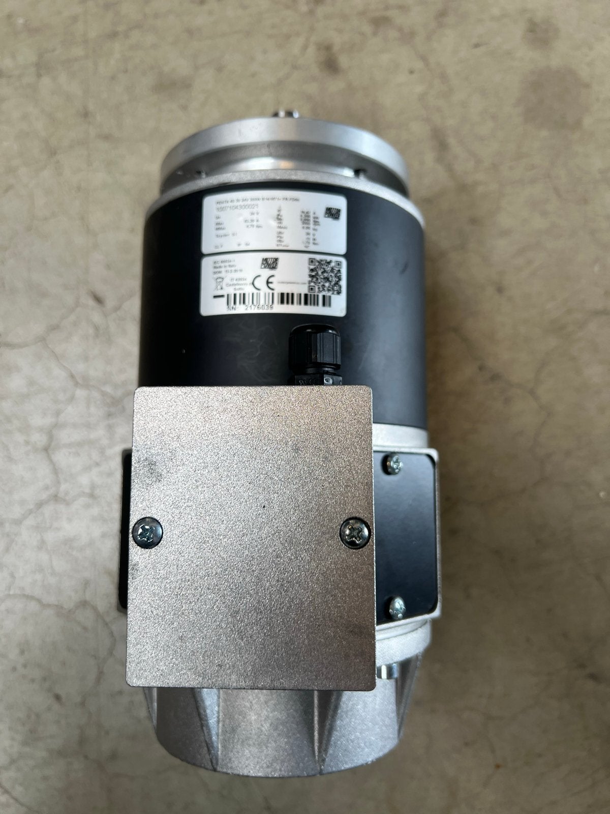 Transportmotor voor Siat BeeWrap folie wikkelmachine, Ophalen, Italy, Siat, Zo goed als nieuw