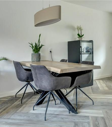 Eettafel mangohout 180x90 (Newhaven Profijtmeubel), Ophalen, 50 tot 100 cm, Zo goed als nieuw, 150 tot 200 cm