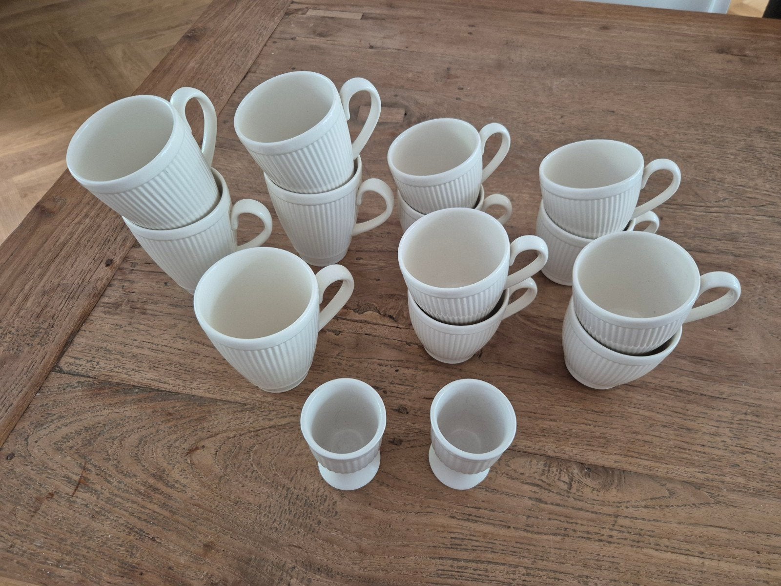 Wedgwood servies - kopjes, mokken en eierdopjes, Ophalen, Klassiek, Zo goed als nieuw, Kop(pen) en/of Schotel(s)
