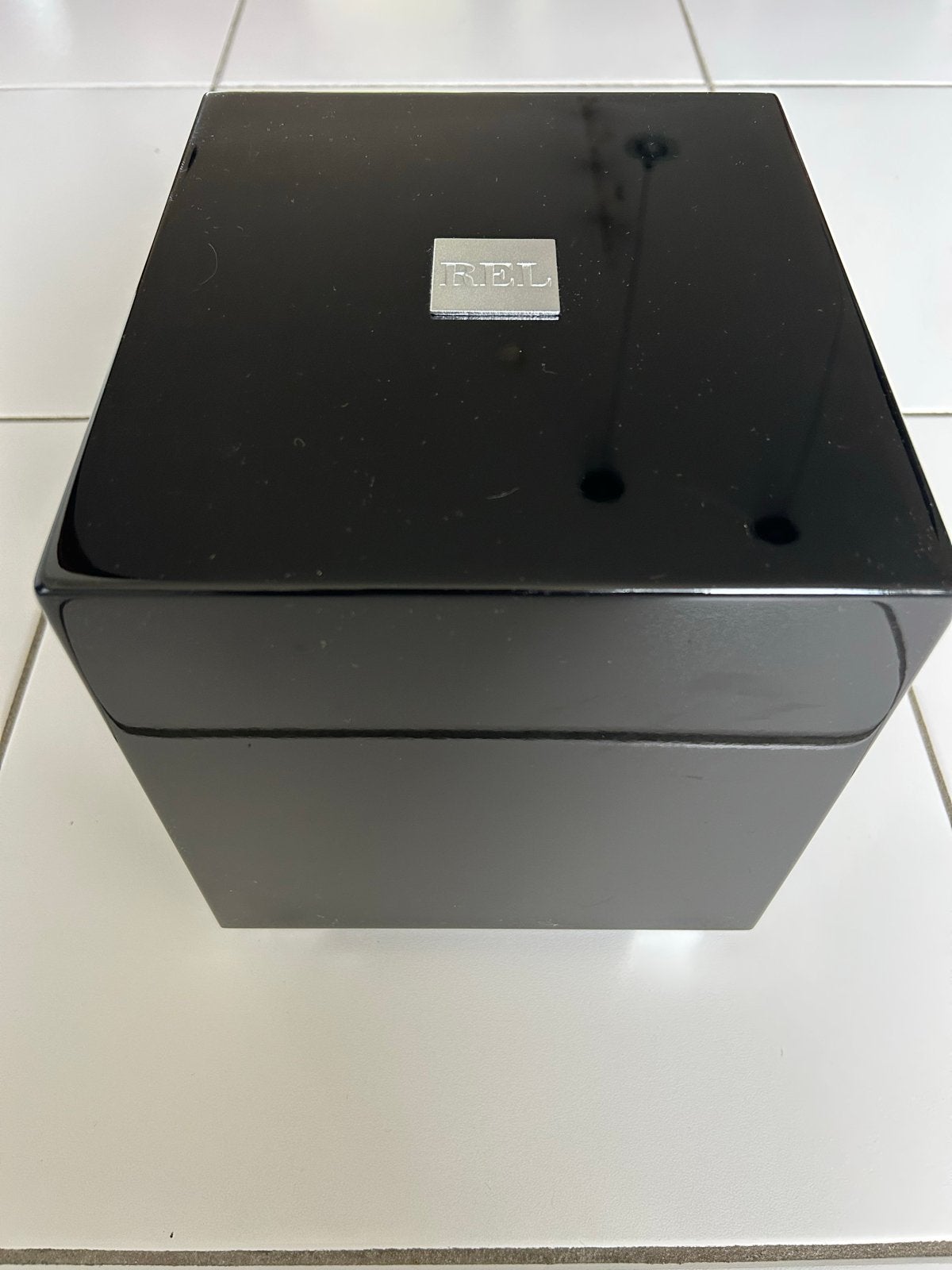 REL Tzero Subwoofer - Compacte en krachtige bas, Overige merken, Gebruikt, Inclusief kabels, Subwoofer