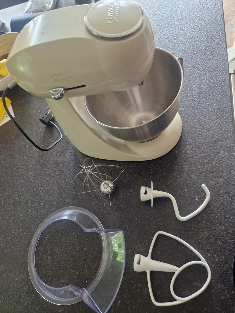 Kenwood Patissier keukenmachine met accessoires, 3 tot 4 liter, Ophalen, Gebruikt, 3 snelheden of meer