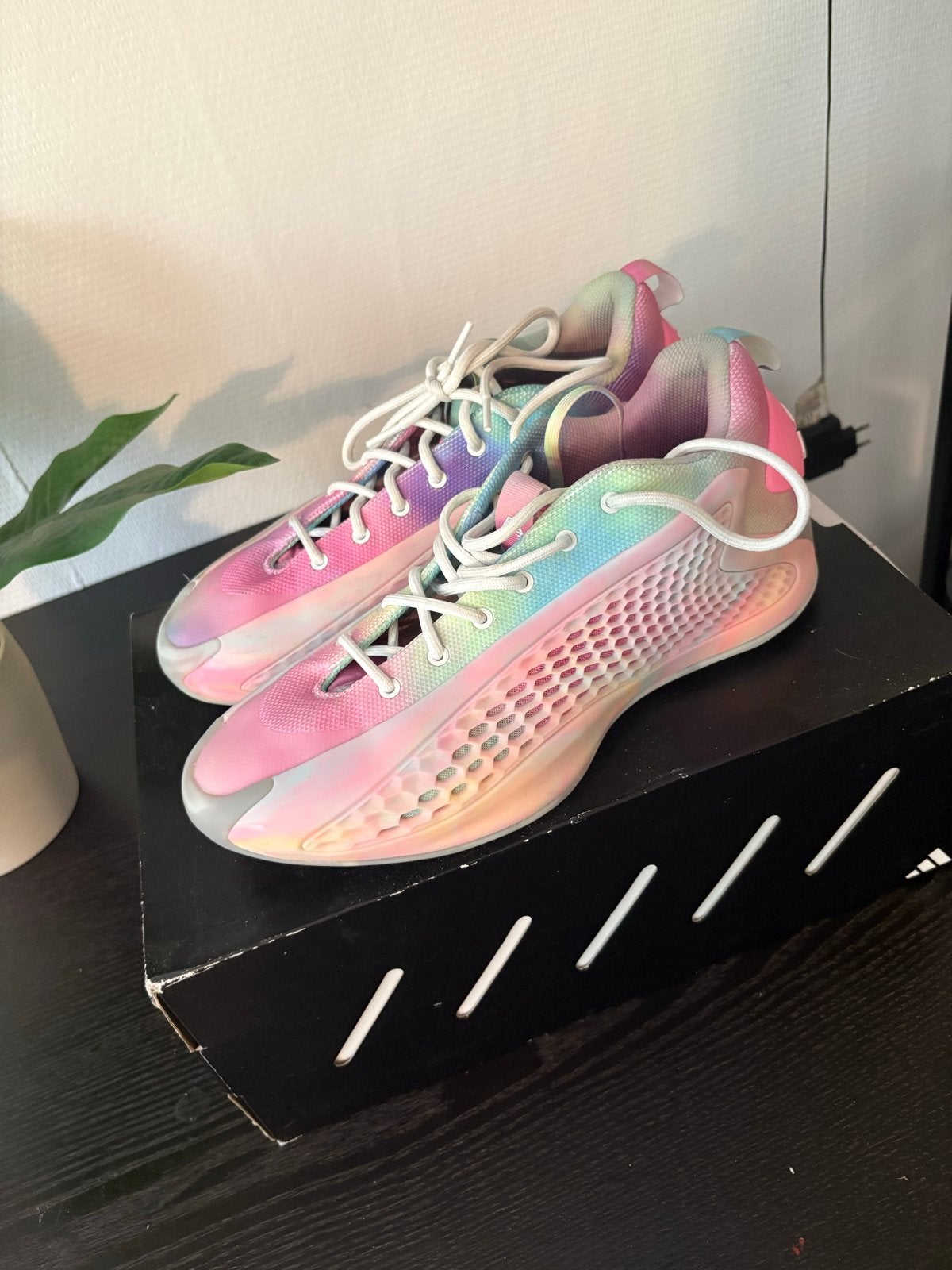Adidas Anthony Edwards 1 Low Sneakers - size 44, Ophalen of Verzenden, Zo goed als nieuw, Overige kleuren, Sneakers of Gympen