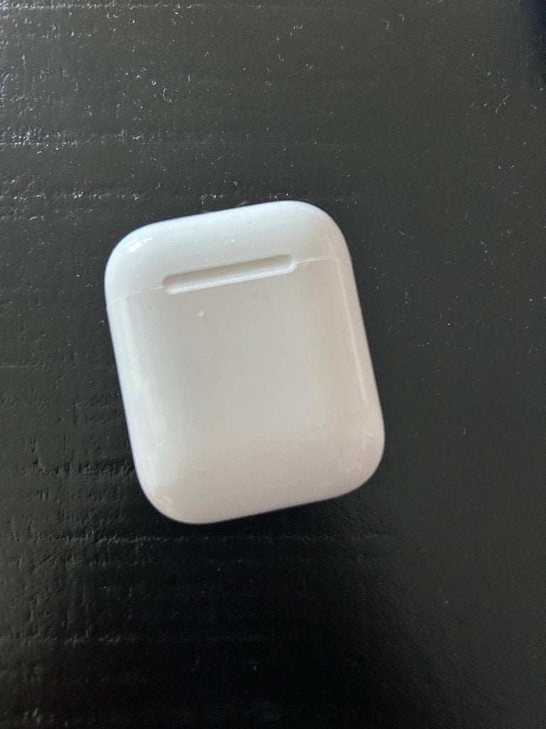 Originele Apple AirPods 2e gen oplaadcase en beschermhoes, Telecommunicatie, Mobiele telefoons | Oordopjes, Ophalen, Gebruikt