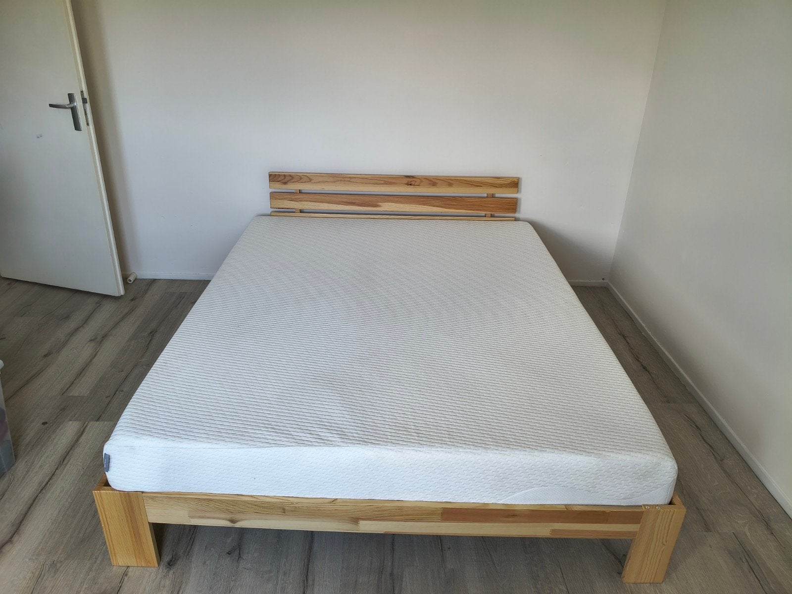 Houten tweepersoons bed grenen bed, Ophalen, Tweepersoons, Zo goed als nieuw, 200 cm