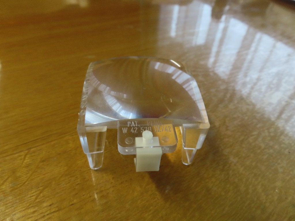 Vergrootglas Materiaal: plastic 5,5 cm x 6 cm. €.5,00, Hobby en Vrije tijd, Ophalen of Verzenden, Nieuw, Vergrootglas of Loep