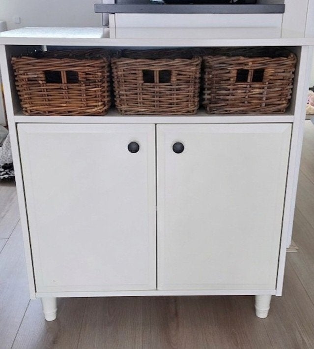 Ikea Brusali kast met twee deuren en mandjes., Ophalen, Gebruikt