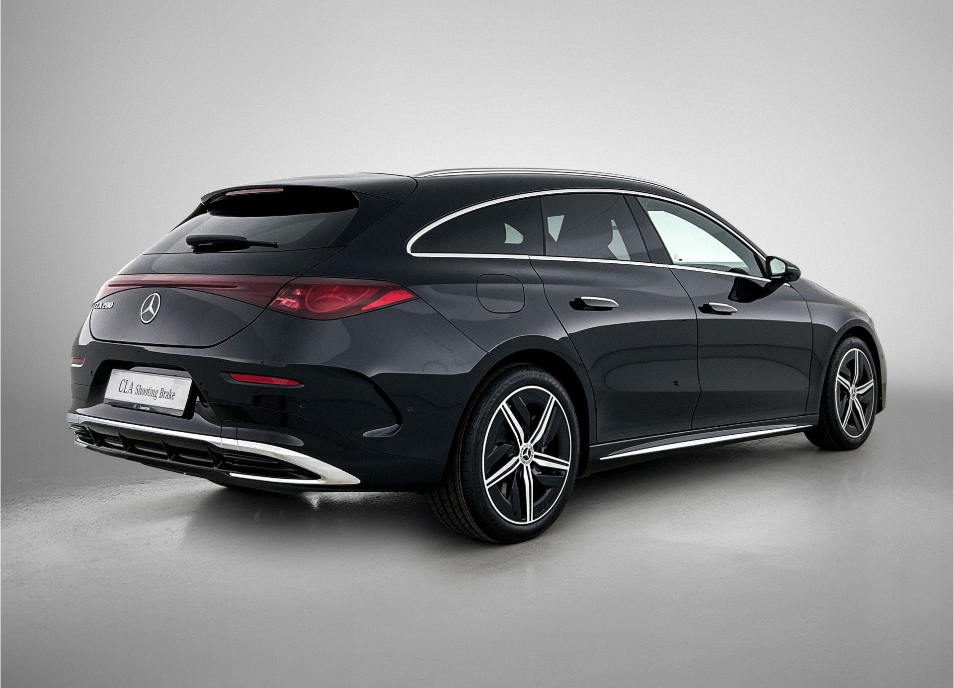 Mercedes-Benz CLA-Klasse Shooting Brake 200 Business Solutio, Automaat, CLA, Achterwielaandrijving, Zwart