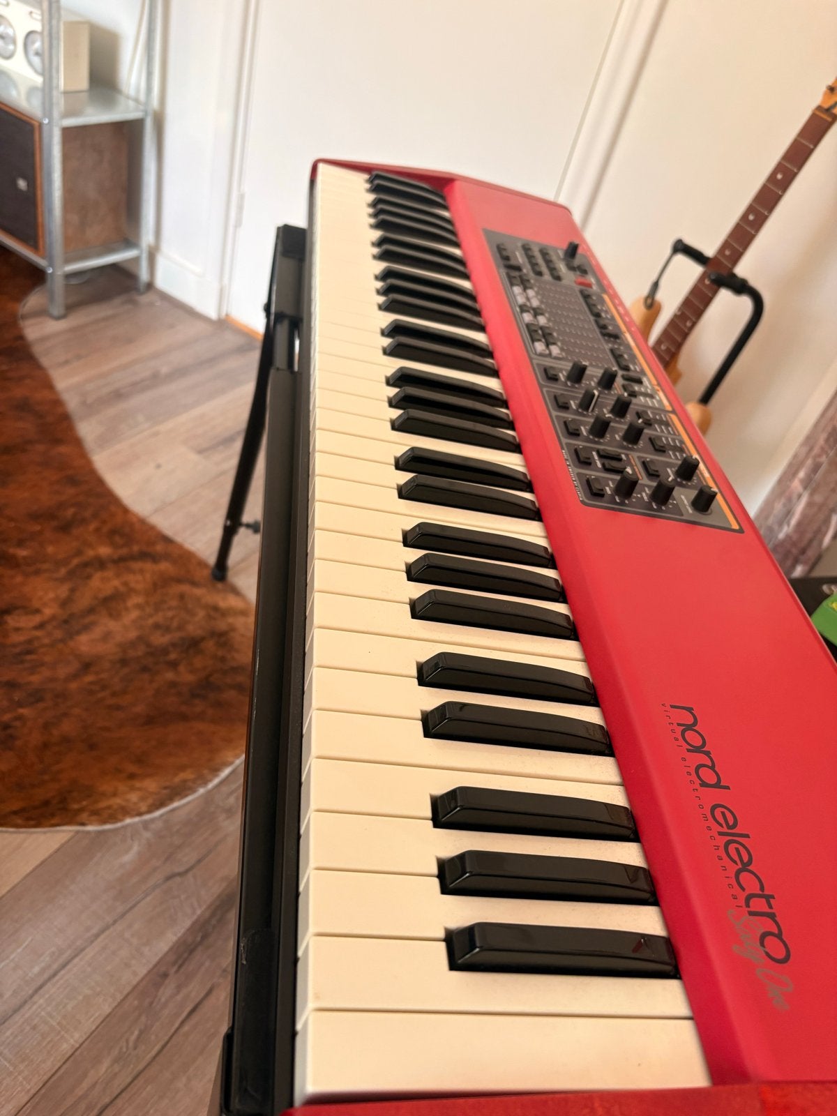 Nord Electro 61 met standaard en schoudertas, Overige merken, Ophalen of Verzenden, Met standaard, 61 toetsen