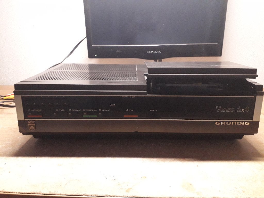 GRUNDIG 2X4, Ophalen, Gebruikt, Video 2000-speler of -recorder