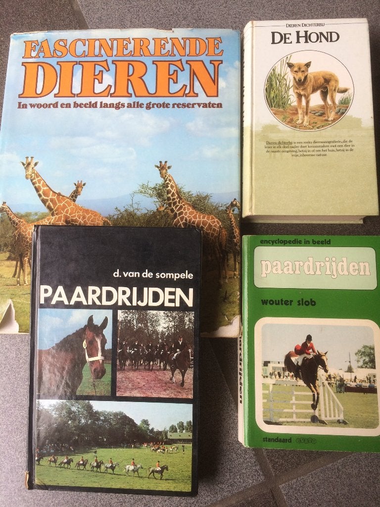 Boeken lot over paardrijden, de hond en fascinerende dieren, Ophalen, Gelezen, Honden, Diverse auteurs