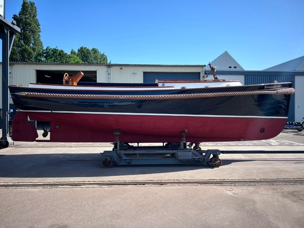 De Jong Kajuitsloep 950 (2017) – Yanmar 45 PK – Nieuwstaat, Watersport en Boten, Sloepen, Staal, Binnenboordmotor, Rondzit, Diesel