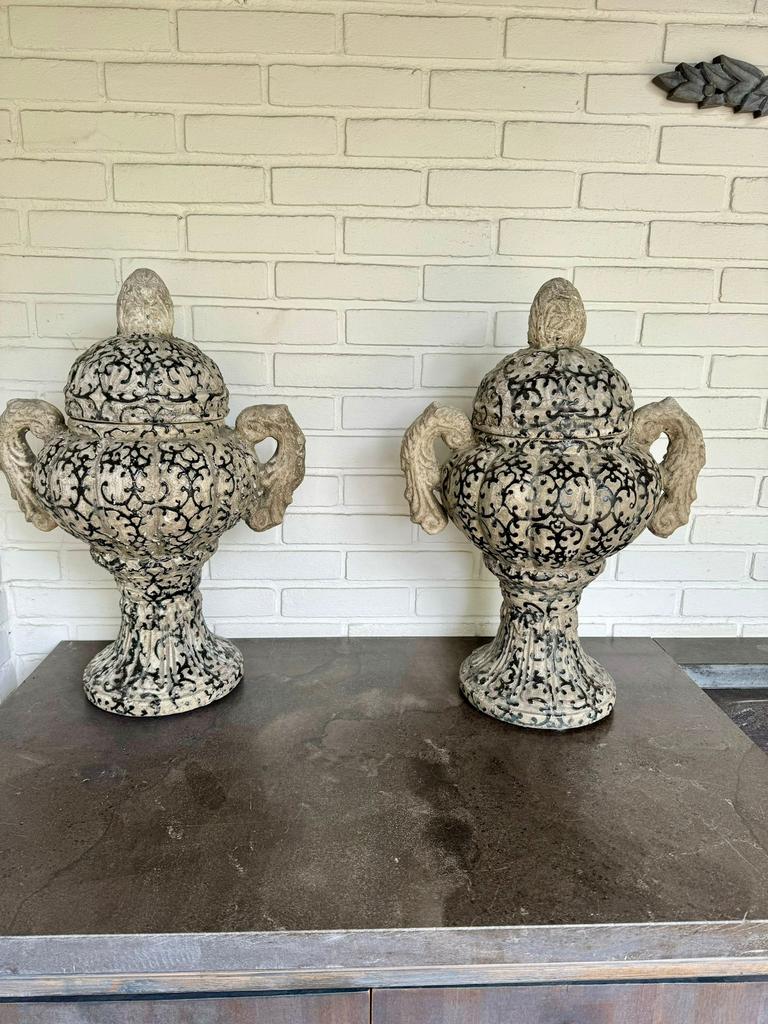 2 Rustieke •Landelijke • Brocante • Stenen • Vazen met Oren, Ophalen, Zo goed als nieuw