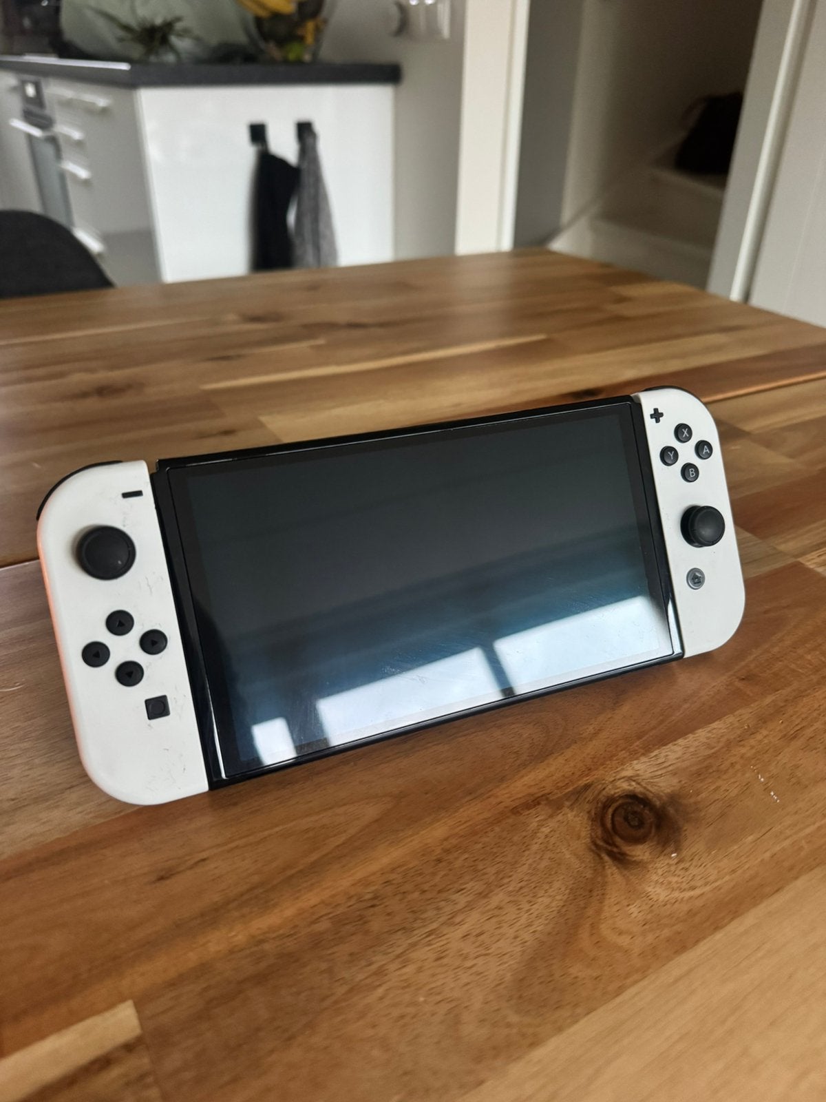 Nintendo switch OLED + controllers en travel cases, Spelcomputers en Games, Spelcomputers | Nintendo Switch, Switch OLED, Ophalen of Verzenden