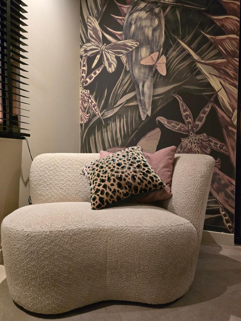 WOOOD fauteuil, Stone crème bouclé stof, leuning rechts, Huis en Inrichting, Fauteuils, Ophalen, Gebruikt, 75 tot 100 cm, Stof