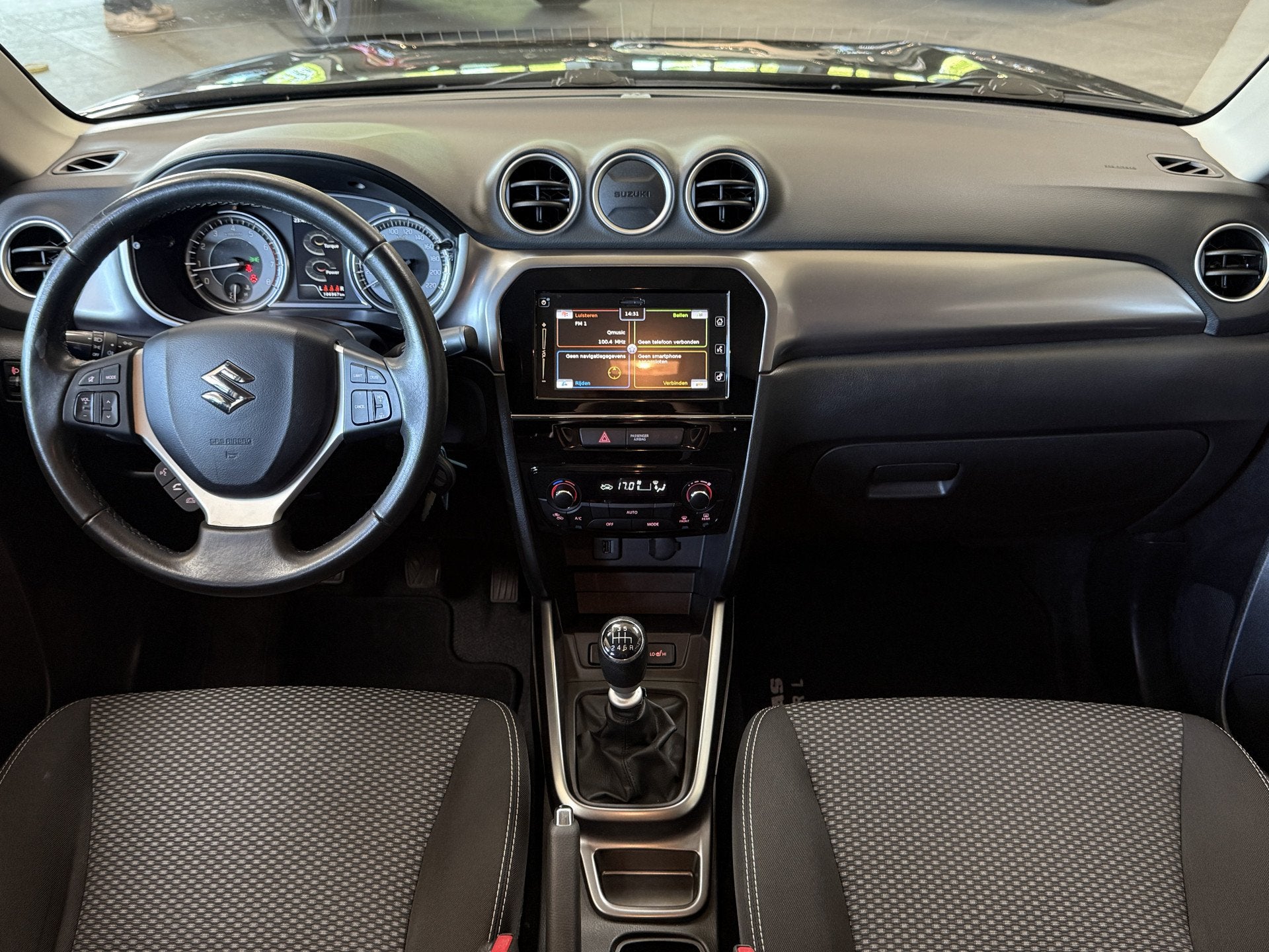 Suzuki Vitara 1.4 Boosterjet Comfort | Navi | Stoelverwarmin, Voorwielaandrijving, Stof, Gebruikt, Zwart