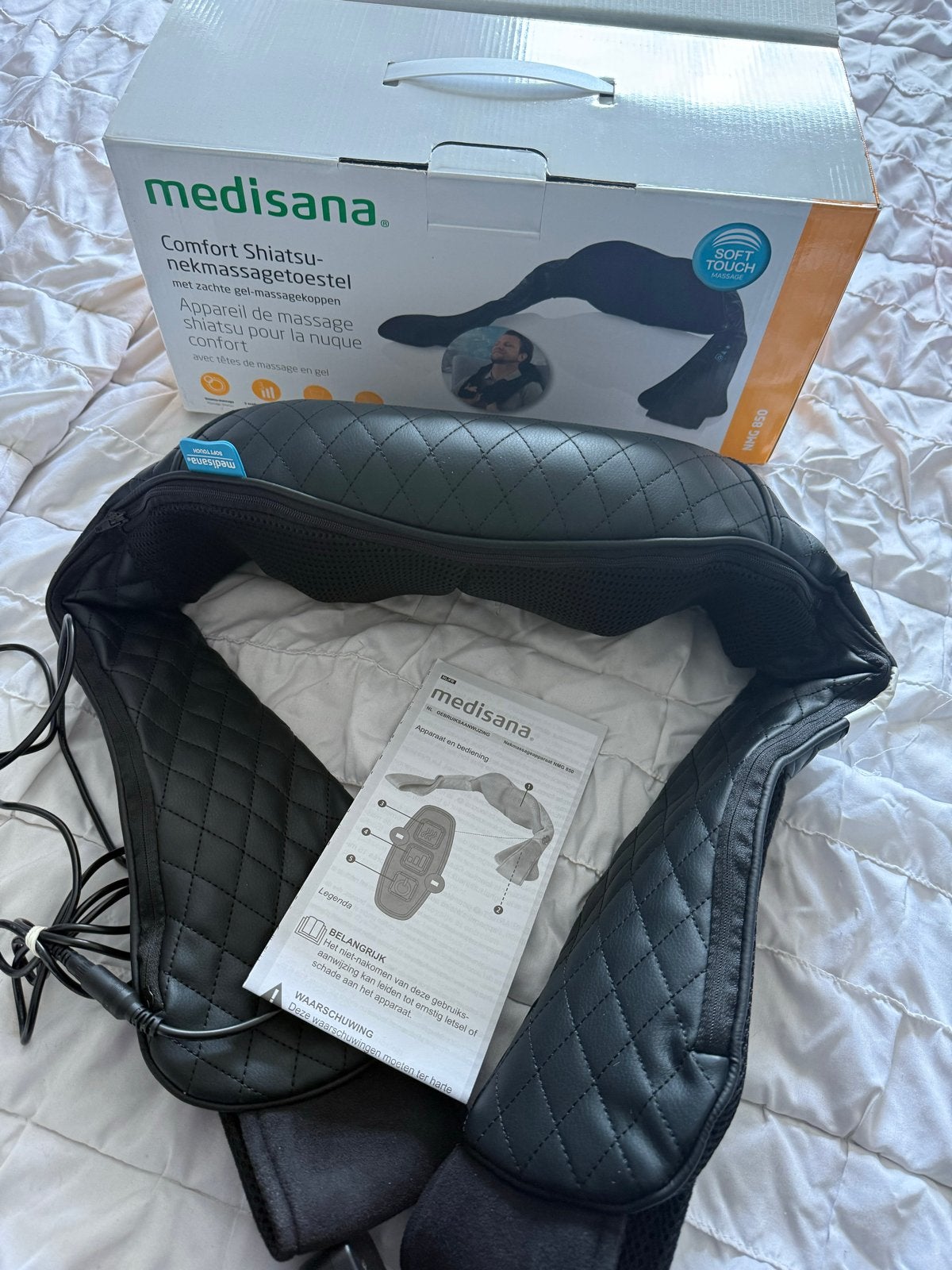 Medisana Comfort Shiatsu Nekmassageapparaat, Ophalen of Verzenden, Zo goed als nieuw, Apparaat