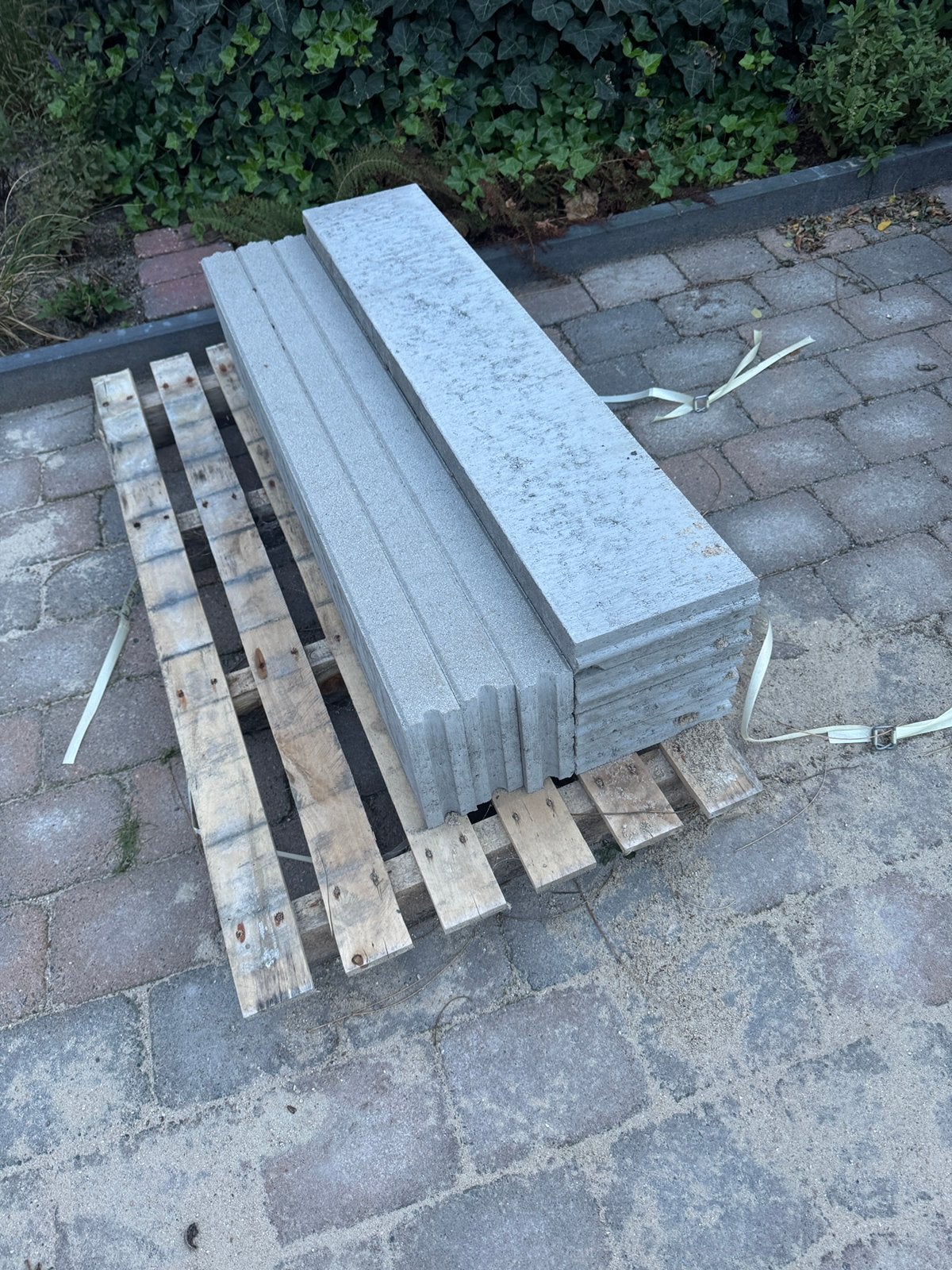 Gratis afhalen, Ophalen, Zo goed als nieuw, Minder dan 5 m², Beton
