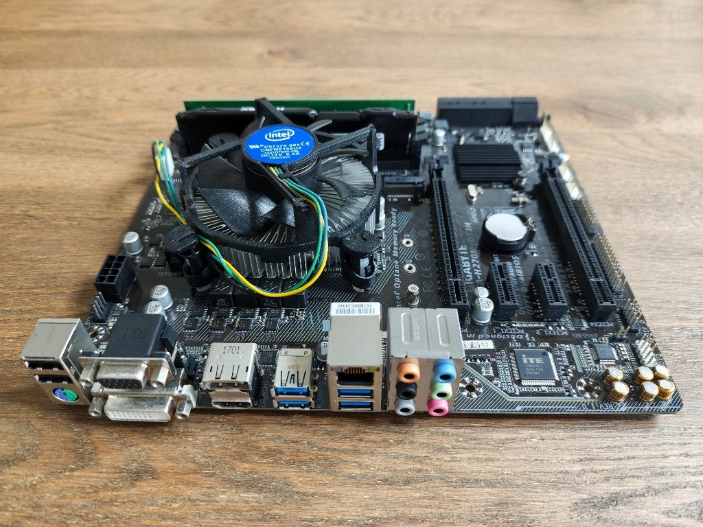 Gigabyte H270M-DS3H | i5-6500, 8GB DDR4, Computers en Software, LGA 1151, DDR4, Ophalen of Verzenden, Zo goed als nieuw