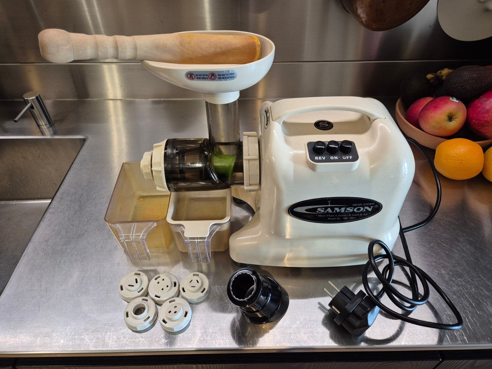 Samson Gear Juicer GB-9001 - Slowjuicer, Witgoed en Apparatuur, Ophalen of Verzenden, Gebruikt, Elektrisch, Slowjuicer