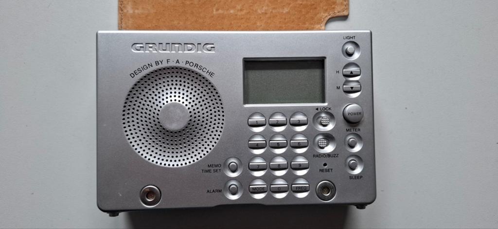 Vintage grundig stereo wereld radio Design by F.A Porsche, Ophalen