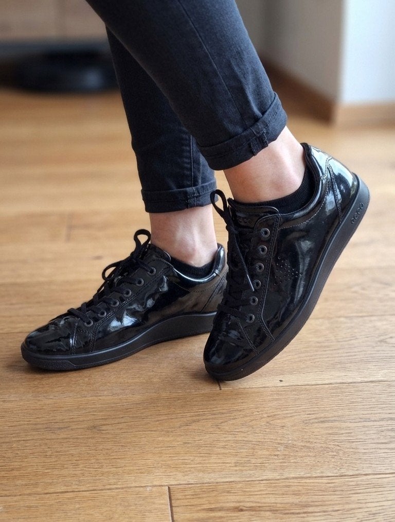 Ecco zwarte gelakte sneakers maat 40, Ecco, Zwart, Ophalen of Verzenden, Sneakers of Gympen