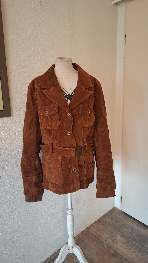 Bruine suède jas met riem en zakken, jaren 70 stijl, Kleding | Dames, Bruin, Maat 46/48 (XL) of groter, Ophalen of Verzenden, Zo goed als nieuw
