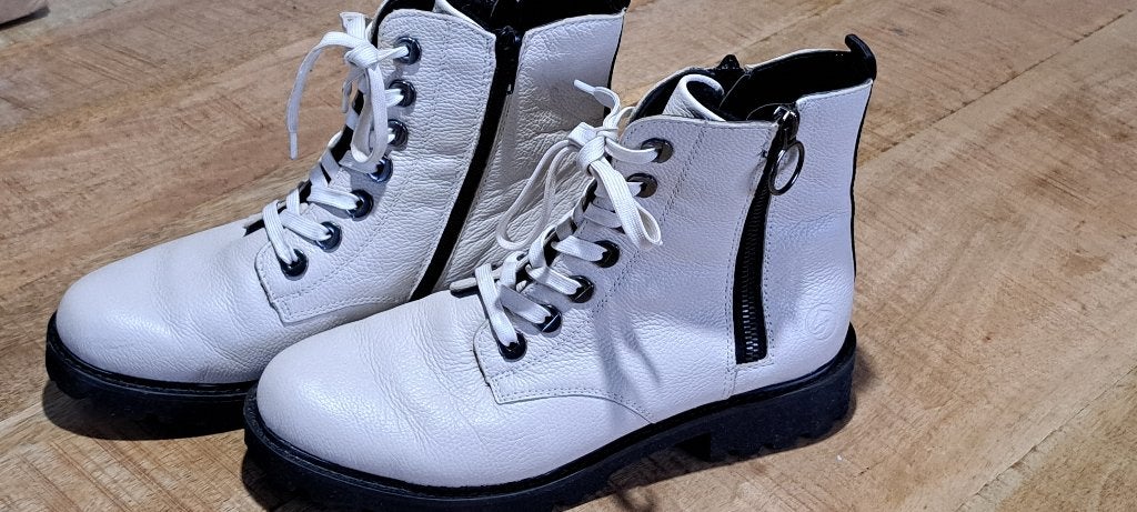 Schoenen, boots, Remonte 39, Kleding | Dames, Schoenen, Wit, Overige typen, Ophalen of Verzenden, Zo goed als nieuw